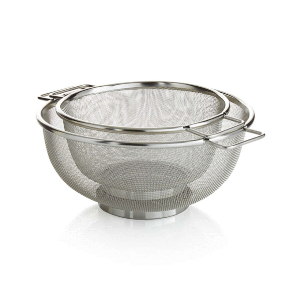 Set of 2 Mesh Colanders – Stainless Steel Strainers for Rinsing & Draining - Image 4